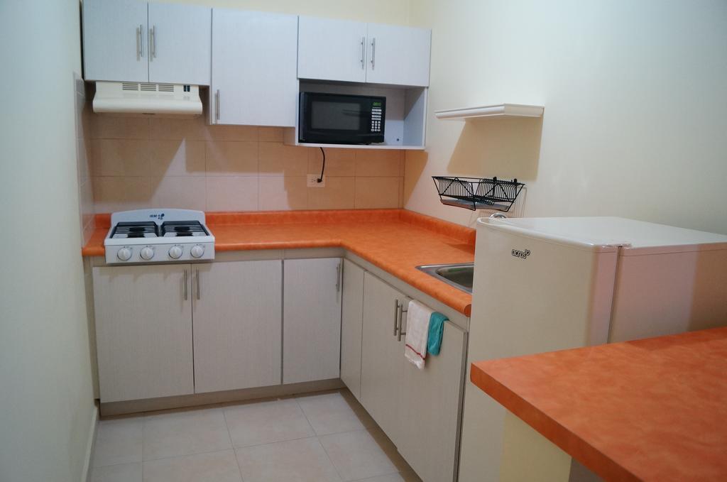 מונטריי Mv Suites מראה חיצוני תמונה