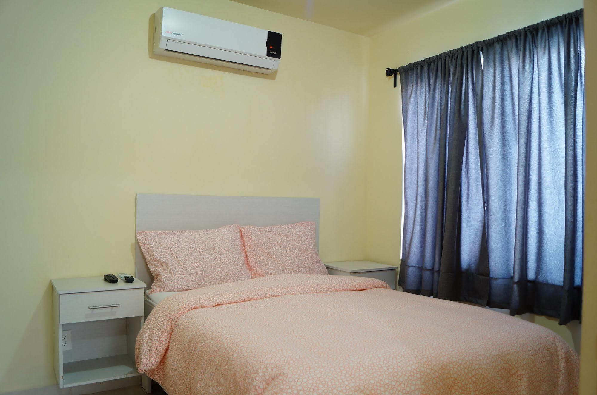 מונטריי Mv Suites מראה חיצוני תמונה