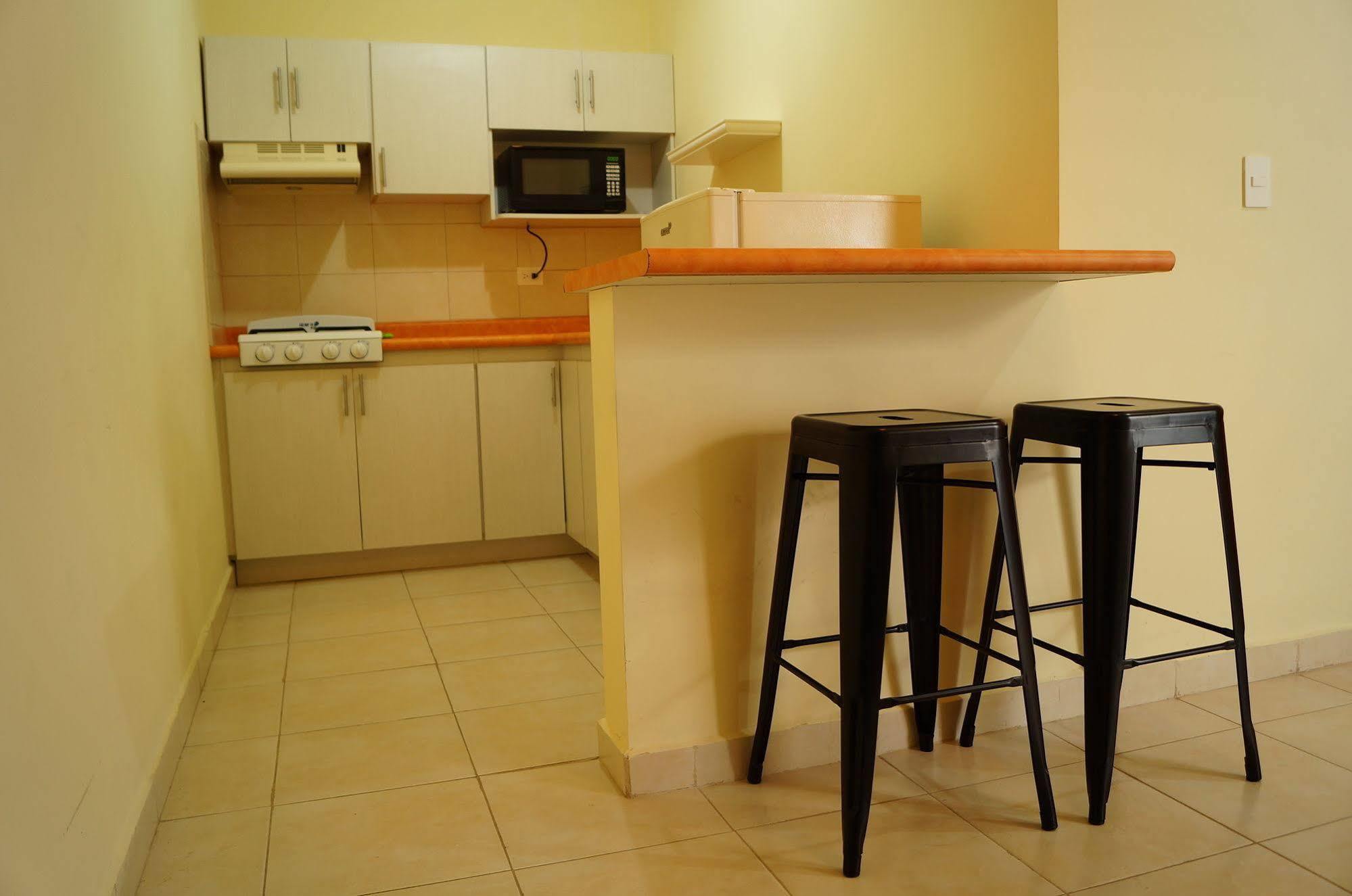 מונטריי Mv Suites מראה חיצוני תמונה